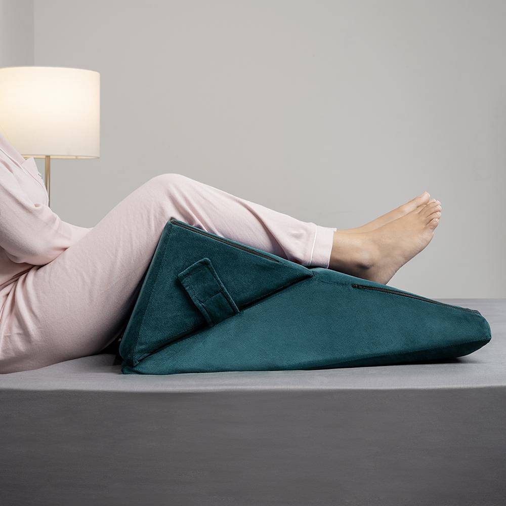 Buy Sleeping Wedge Pillow Online at Prices from 2000 Wakefit